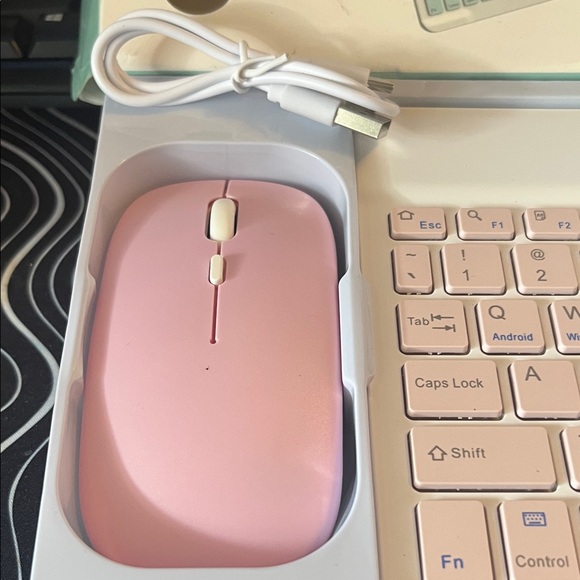 Pink Wireless Keyboard and Mouse Kit - Picture 2 of 11